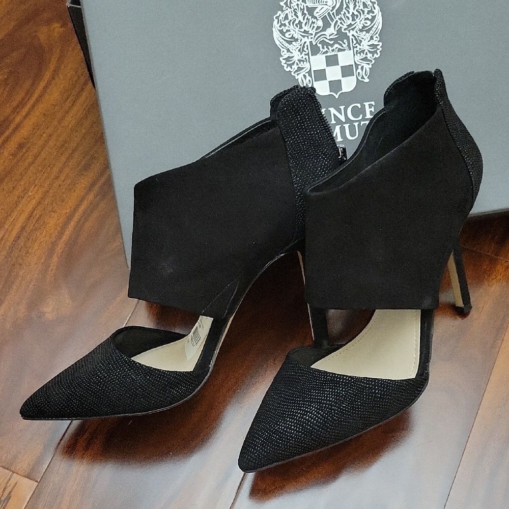 Vince Camuto Black Textured Heels